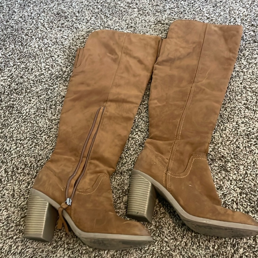 Suede boots